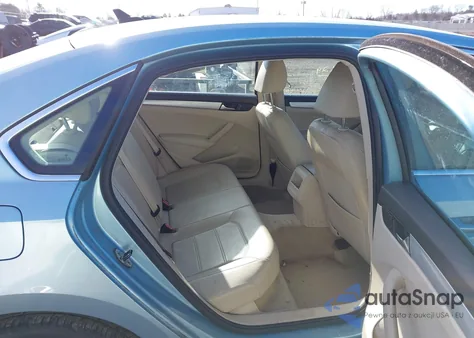 2012 Volkswagen Passat 2.5L Se z USA, uszkodzony, nr VIN 1VWBH7A33CC020813